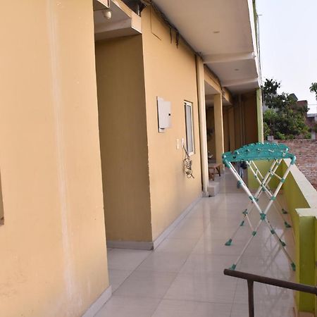 Hotel International & Restaurant Amethi Exteriér fotografie