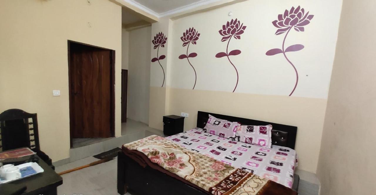 Hotel International & Restaurant Amethi Exteriér fotografie