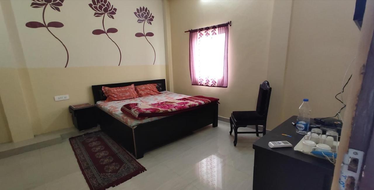 Hotel International & Restaurant Amethi Exteriér fotografie