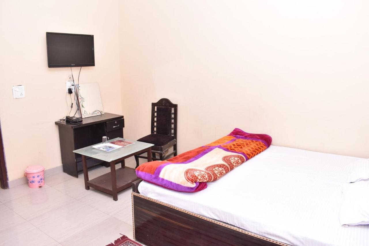 Hotel International & Restaurant Amethi Exteriér fotografie